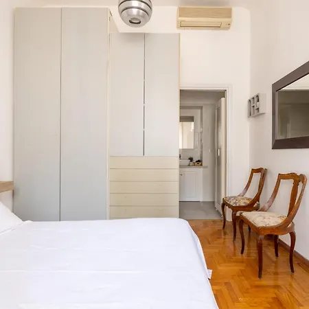 Domus Giulia Roma